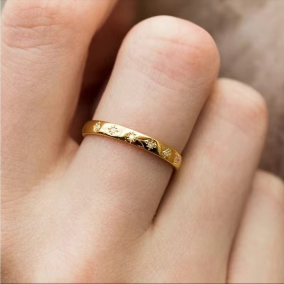 New Gorgeous 18K Gold Plated Stacking Diamond Band Ring - Picture 2 of 8